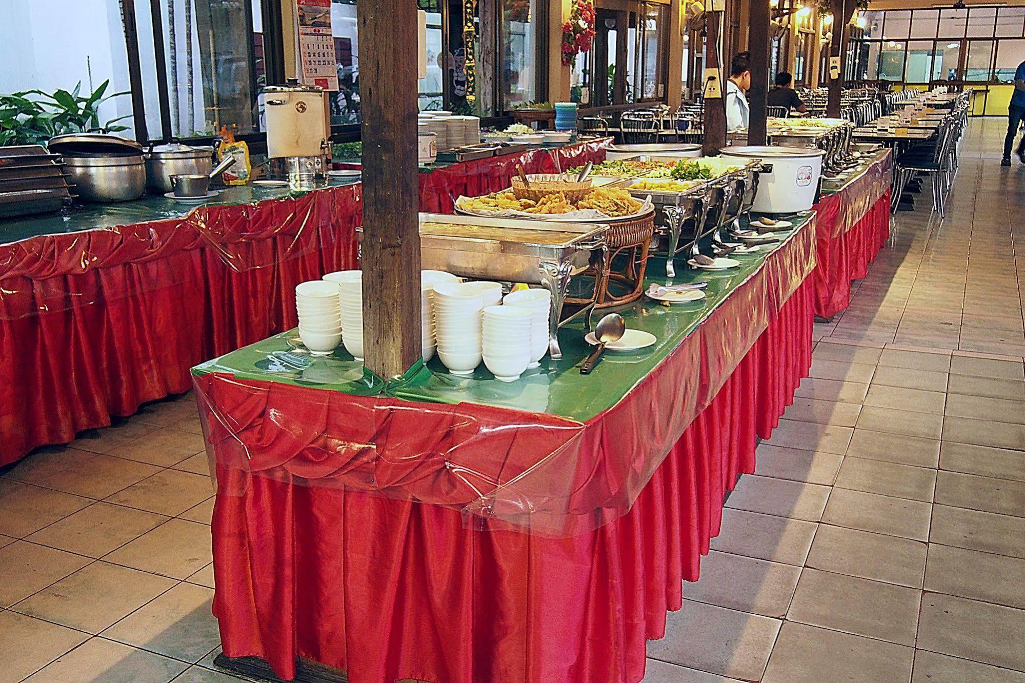 U-Sa Family Hotel Chiang Mai Ngoại thất bức ảnh
