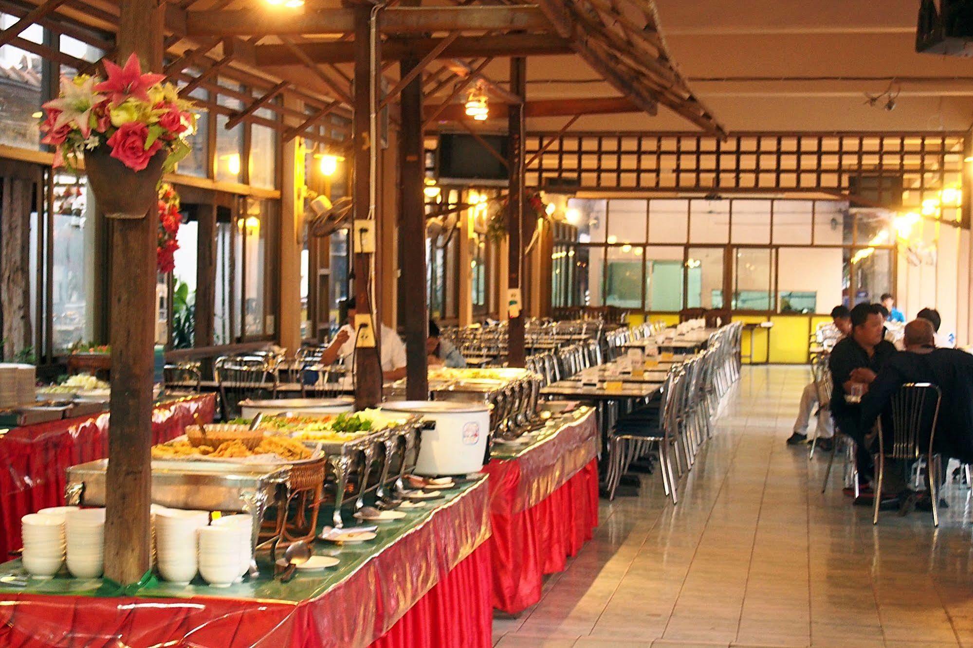 U-Sa Family Hotel Chiang Mai Ngoại thất bức ảnh